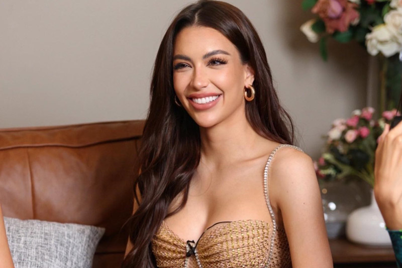 Nhan sắc Á hậu Hoàn vũ Thái Lan vừa từ bỏ danh hiệu