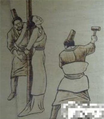 8-nhung-hinh-phat-dang-so-cua-phu-nu-ngoisaovn-w348-h397 0 hình phạt hà khắc, nhục hình, những hình phạt đáng sợ