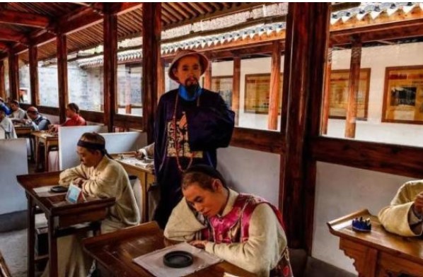 Điều gì xảy ra với những trường hợp gian lận thi cử thời cổ đại? Sĩ tử sẽ bị chặt đầu, các quan chức chịu hình phạt còn tồi tệ hơn