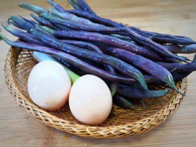 Quả này bé nhưng lại giàu canxi, đem xào với trứng dinh dưỡng tăng nhiều lần