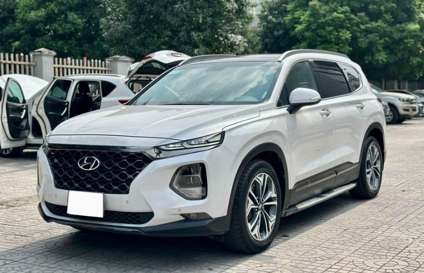 Sau 2 năm lăn bánh, Hyundai Santa Fe cũ xuống giá ngỡ ngàng