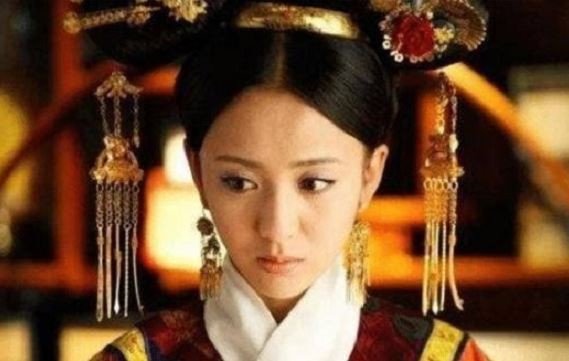 Làm nữ quan dạy hoàng đế chuyện 'chăn gối' hóa ra lại có kết cục tốt đẹp gấp vạn lần cung nữ