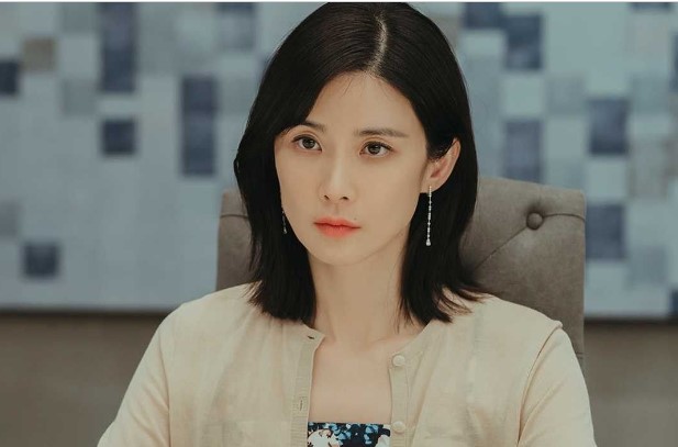 Chị chồng mắng té tát "không chăm được mẹ thì để em trai lấy vợ khác", tôi có hành động khiến ả tối mặt