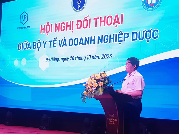 Thứ trưởng Bộ Y tế Đỗ Xuân Tuyên phát biểu tại hội nghị.