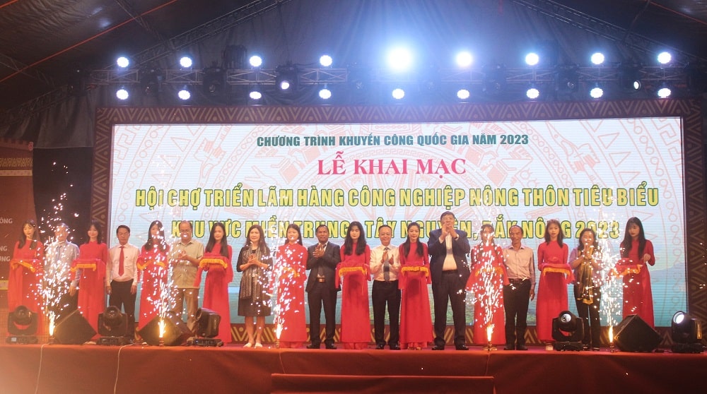 Hàng trăm sản phẩm công nghiệp nông thôn tiêu biểu hội tụ tại Đắk Nông