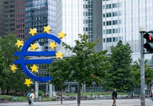 ECB có khả năng nới lỏng chính sách tiền tệ, sớm nhất vào tháng 7/2024 - Ảnh 1.