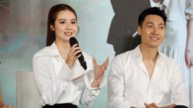 Phan Minh Huyền áp lực khi đóng cặp với Mạnh Trường