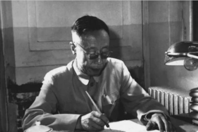 Buổi đi đăng ký hộ khẩu đầy ngượng ngùng của Phổ Nghi: Toàn câu hỏi cơ bản nhưng đều ấp úng nói không nên lời