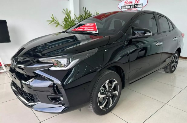 Bất ngờ giá chào bán của Toyota Vios 2023 "siêu lướt" mới lăn bánh 200 km