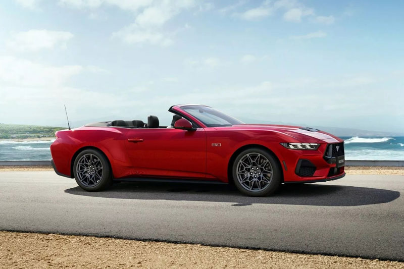 Xe mui trần công suất 465 mã lực, giá hơn 1,3 tỷ đồng