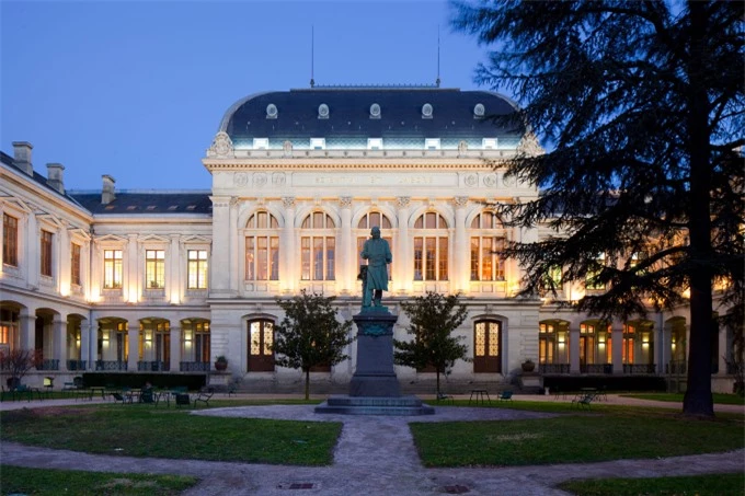 Khuôn viên trường Đại học Lyon II