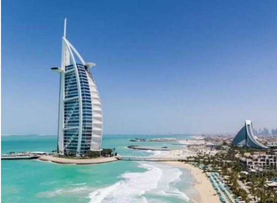 Bên trong 'khách sạn 7 sao duy nhất trên thế giới' ở Dubai có gì?