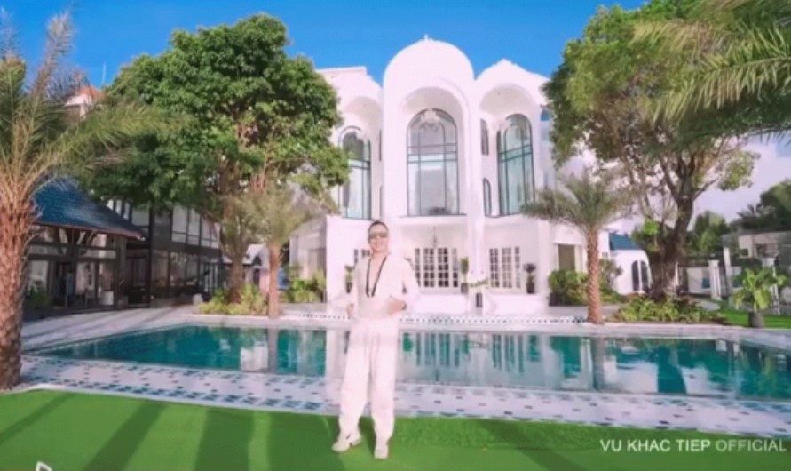 Vũ Khắc Tiệp lên tiếng thông tin "sẵn sàng bán cơ ngơi cứu Ngọc Trinh" giữa lúc dọn khỏi biệt thự 1800m2