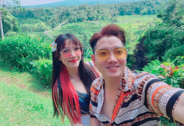 Đi tán gái bị chê nghèo, vài năm sau trai quê khiến cả họ mát mặt, tự tin rước vợ đẹp