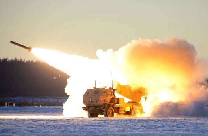 Quân sự thế giới hôm nay (28/10): Mỹ đồng ý bán “hỏa thần” M142 HIMARS cho Latvia, Nga phóng vệ tinh quân sự vào vũ trụ