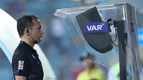 VAR ở V.League bị hiểu lầm về cách vận hành