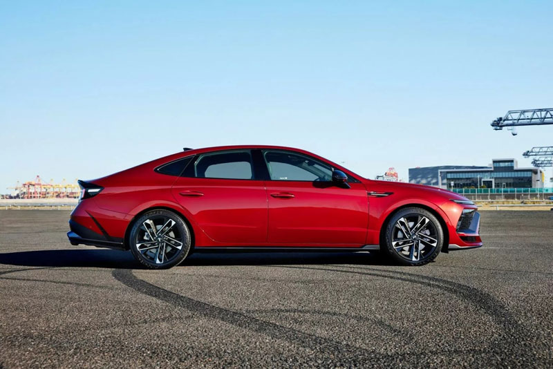 Đối thủ của Toyota Camry ra mắt: Thiết kế ấn tượng, công suất 286 mã lực, giá gần 840 triệu đồng