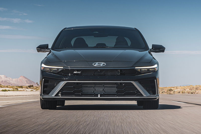 Top 10 xe hơi đáng mua nhất trong tầm giá dưới 30.000 USD: Toyota Camry vắng mặt