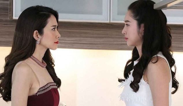 Nhìn thấy móng nhà của bố mẹ mới làm xong, chị gái yêu cầu chúng tôi đập bỏ, đền ông bà cái mới