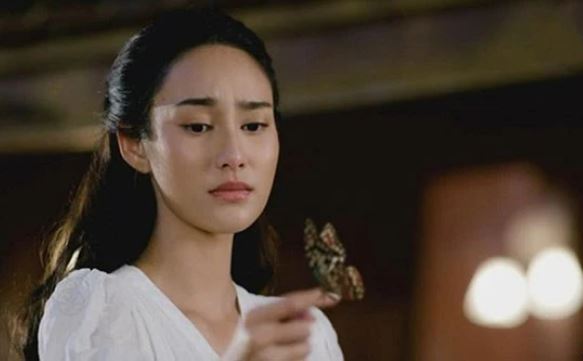 Lần đầu thấy chồng rớt nước mắt vì một tấm ảnh nhòe cũ, tôi quặn lòng nghĩ đến thái độ thản nhiên của anh khi vợ hai lần rơi vào cửa tử