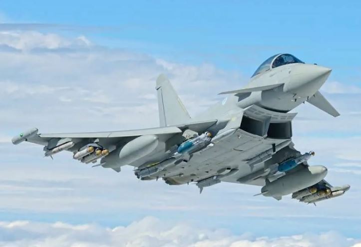 Quân sự thế giới hôm nay (29/10): Kuwait tiếp nhận Eurofighter Typhoon, Hàn Quốc giới thiệu IFV hiện đại