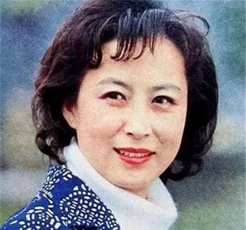 20 năm trước, bà là mỹ nhân của làng điện ảnh Hoa ngữ, 20 năm sau, con gái bà tiếp nối trở thành  sao Hoa ngữ,Ổ Quân Mai,Chu Mạn Phương