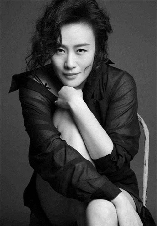 20 năm trước, bà là mỹ nhân của làng điện ảnh Hoa ngữ, 20 năm sau, con gái bà tiếp nối trở thành  sao Hoa ngữ,Ổ Quân Mai,Chu Mạn Phương