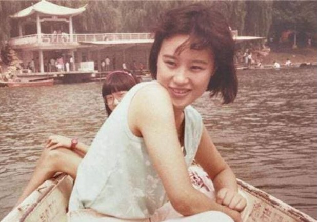 20 năm trước, bà là mỹ nhân của làng điện ảnh Hoa ngữ, 20 năm sau, con gái bà tiếp nối trở thành 'người đẹp nhất thế giới'