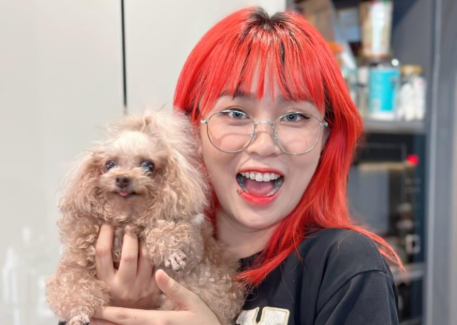 Soi loạt ảnh MisThy "ngày ấy bây giờ" mới thấy nữ streamer xinh dễ thương từ bé, đã vậy còn dậy thì cực kỳ thành công