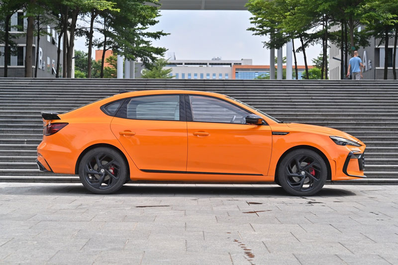 Xe sedan thiết kế ‘chất như nước cất’, động cơ tăng áp, giá hơn 400 triệu đồng