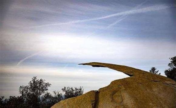 tang-da-mong (1).jpeg 0 Tảng đá 'nguy hiểm' nhất thế giới, tảng đá mỏng, khám phá thiên nhiên, Potato Chip Rock