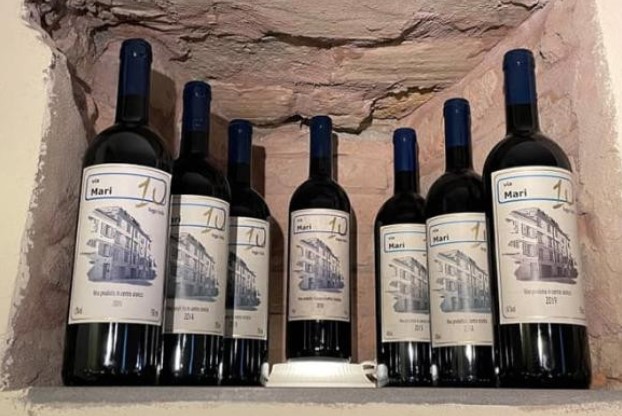 'Vườn nho nhỏ nhất thế giới' chỉ sản xuất 29 chai mỗi năm, mỗi chai rượu có giá hơn 117 triệu nhưng ông chủ khuyên bạn không nên uống thử