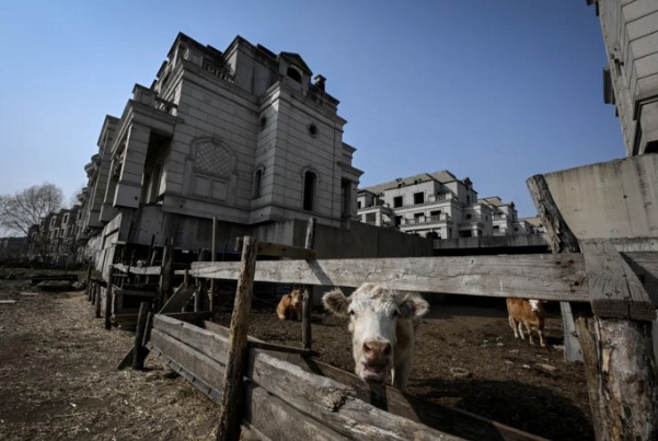 Những ‘thị trấn ma’ trị giá hàng tỷ USD của Trung Quốc bị bỏ xó, trở thành nơi hoang vu không một bóng người