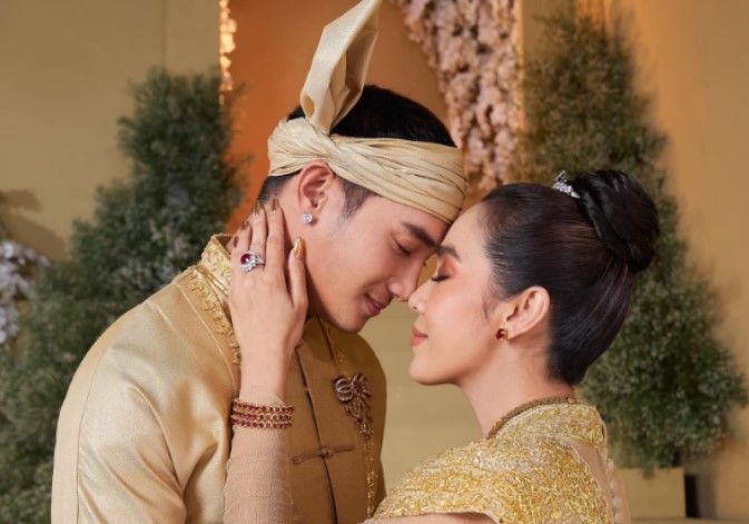 'Nam thần Miến Điện' có đám cưới dát vàng với vợ hơn 9 tuổi, thực hư ra sao?