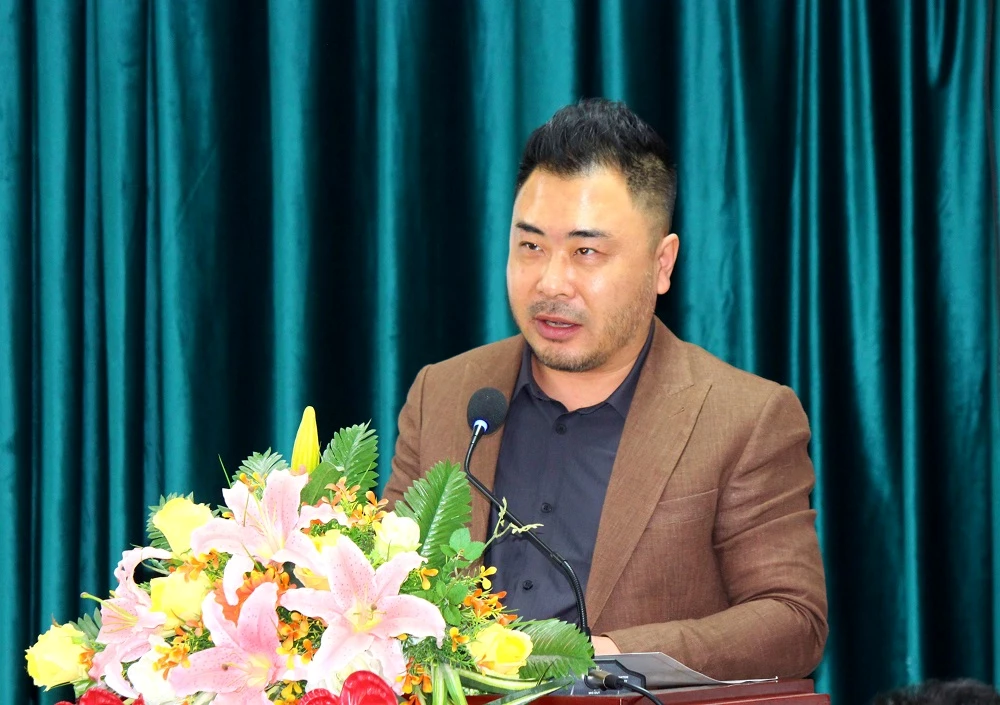 Ông Leo Gao – Chủ tịch Protus Group, chia sẻ thông tin với các doanh nghiệp Lâm Đồng.