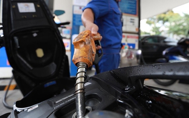 Giá xăng có thể điều chỉnh vào thứ Năm hàng tuần