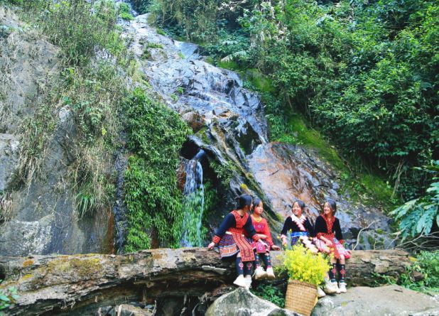 Cảnh sắc ở bản người Mông khiến du khách thương nhớ không nguôi