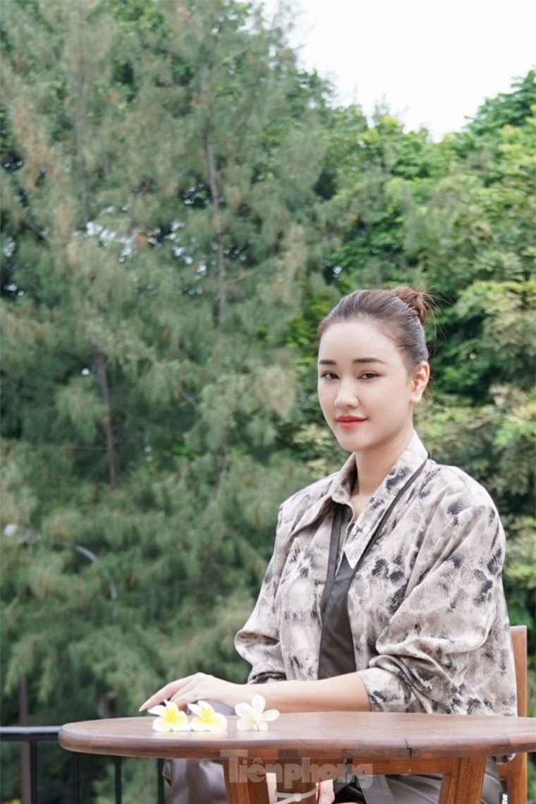 Nữ diễn viên phim 'Vợ ba' một mình sang Mỹ sinh con giờ ra sao? ảnh 11