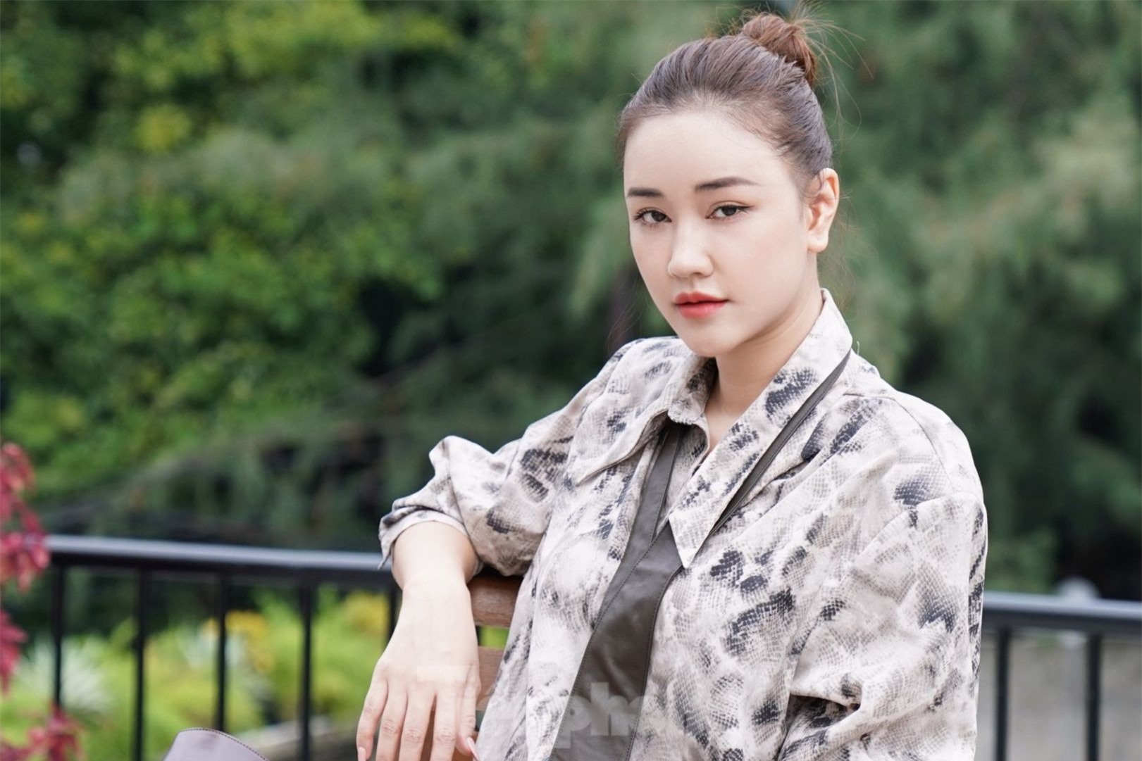 Nữ diễn viên phim 'Vợ ba' một mình sang Mỹ sinh con giờ ra sao? ảnh 14