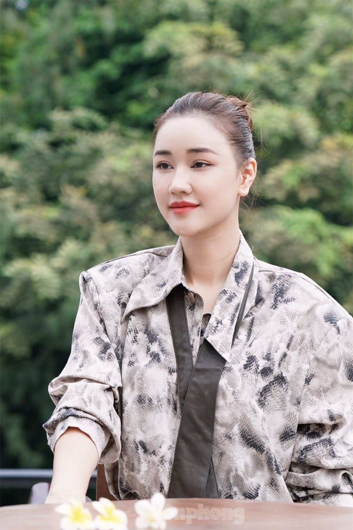 Nữ diễn viên phim 'Vợ ba' một mình sang Mỹ sinh con giờ ra sao? ảnh 16