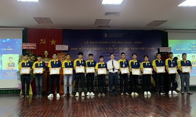 Tỷ lệ sinh viên Trường Cao đẳng Tây Đô có việc làm đạt trên 90%