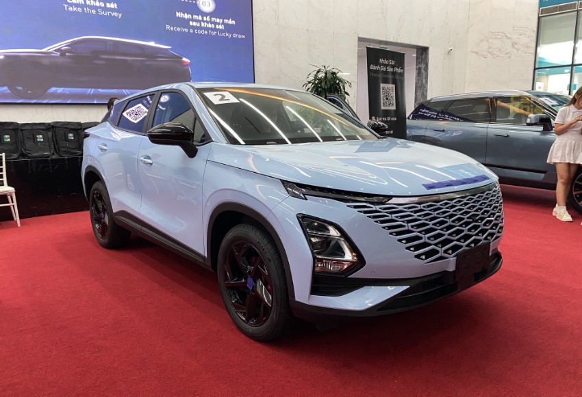 Ảnh thực tế 3 mẫu xe Chery sắp ra mắt Việt Nam: Trang bị hiện đại, dễ nhận diện dù che kín logo