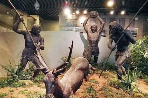 dan-ong-dau-tien (1).jpeg 3 người đàn ông đầu tiên, tiến hoá, loài vượn