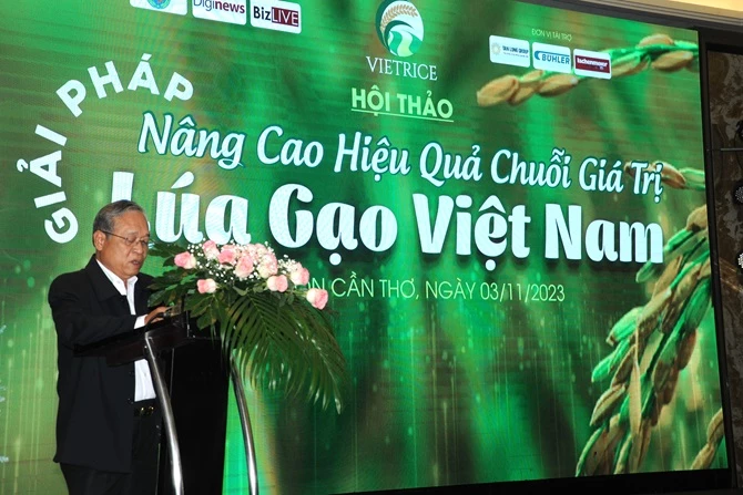 Ông Nguyễn Ngọc Nam - Chủ tịch Hiệp hội Lương thực Việt Nam (VFA) phát biểu khai mạc hội thảo. 