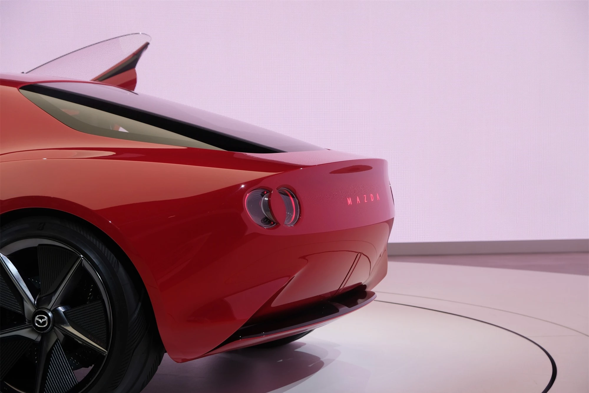 Mazda Iconic SP - Xe thể thao hybrid thu hút mọi ánh nhìn - Ảnh 6.