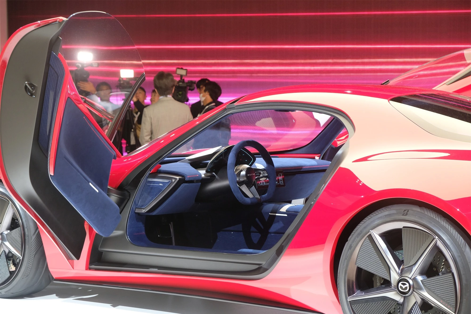 Mazda Iconic SP - Xe thể thao hybrid thu hút mọi ánh nhìn - Ảnh 8.
