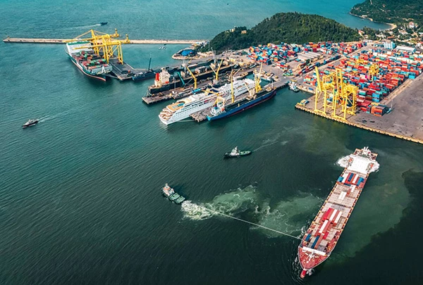 cho phép cầu cảng số 1, số 2, số 3 Bến cảng Tiên Sa được tiếp nhận tàu container phù hợp với định hướng quy hoạch cảng biển được duyệt
