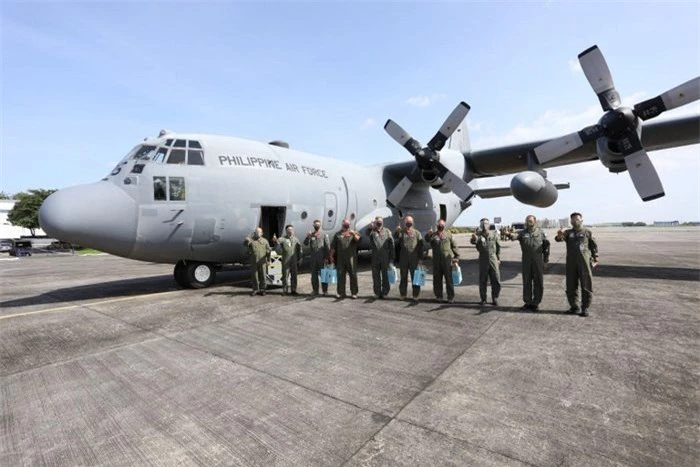 Bộ Quốc phòng Philippines mới đây đã ra thông báo về việc mua 3 máy bay vận tải quân sự C-130J Super Hercules cho không quân nước này. Thông tin trên được hãng thông tấn chính phủ Philippines đăng tải.