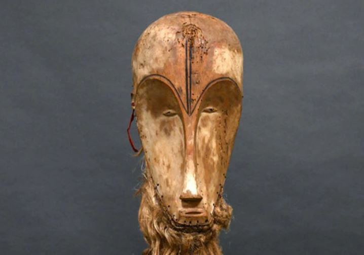 Pháp: Cặp vợ chồng bán 'vật lạ' trong gara với giá 3,8 triệu đồng, không ngờ giá trị thật gấp tới 28.000 lần