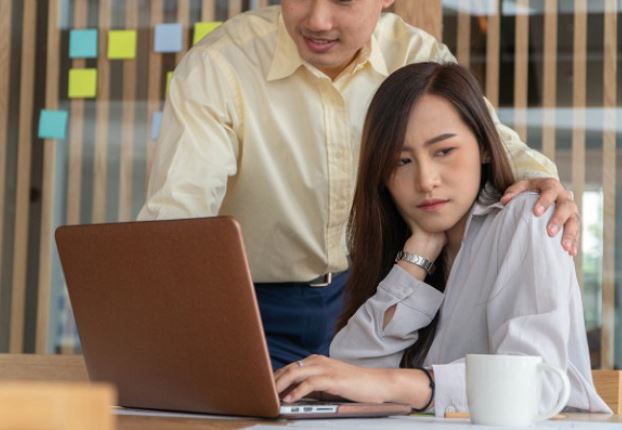 Vợ kiếm được 50 triệu mỗi tháng, việc nhà không phải làm con không phải chăm, tôi bảo trích ra 18 triệu cho mẹ chồng, vậy mà cô ấy giãy như đỉa phải vôi